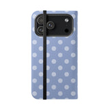 Funda tipo cartera de cuero vegano para iPhone 17 Pro Max - Light Blue Polka Dot Design