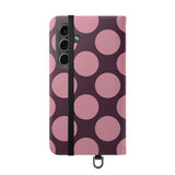 Funda tipo cartera de cuero vegano para Samsung Galaxy S24 - Pink Plum Polka Dot Design